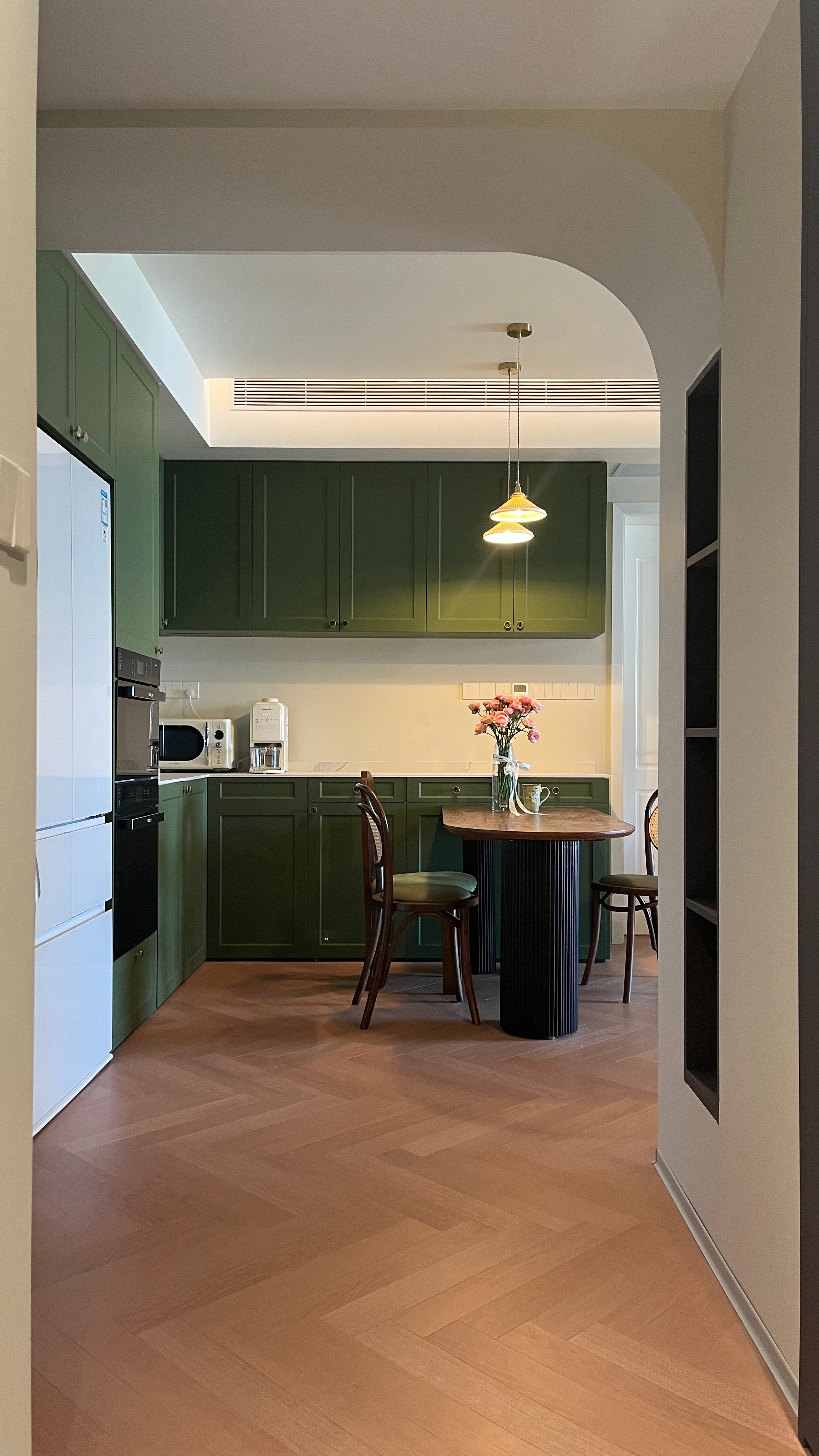 一人一猫的法式复古-38