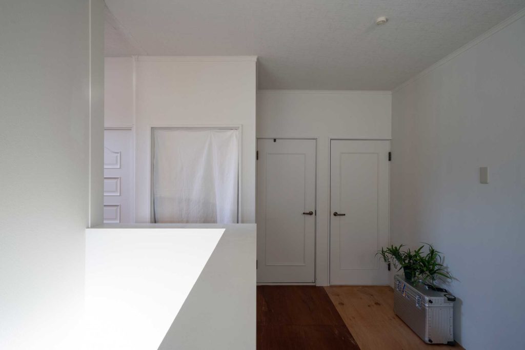 築約30年の家をリノベーション 好きな時代のテイストでまとめられた室内空間 | Style of Life | 100%LiFE-8