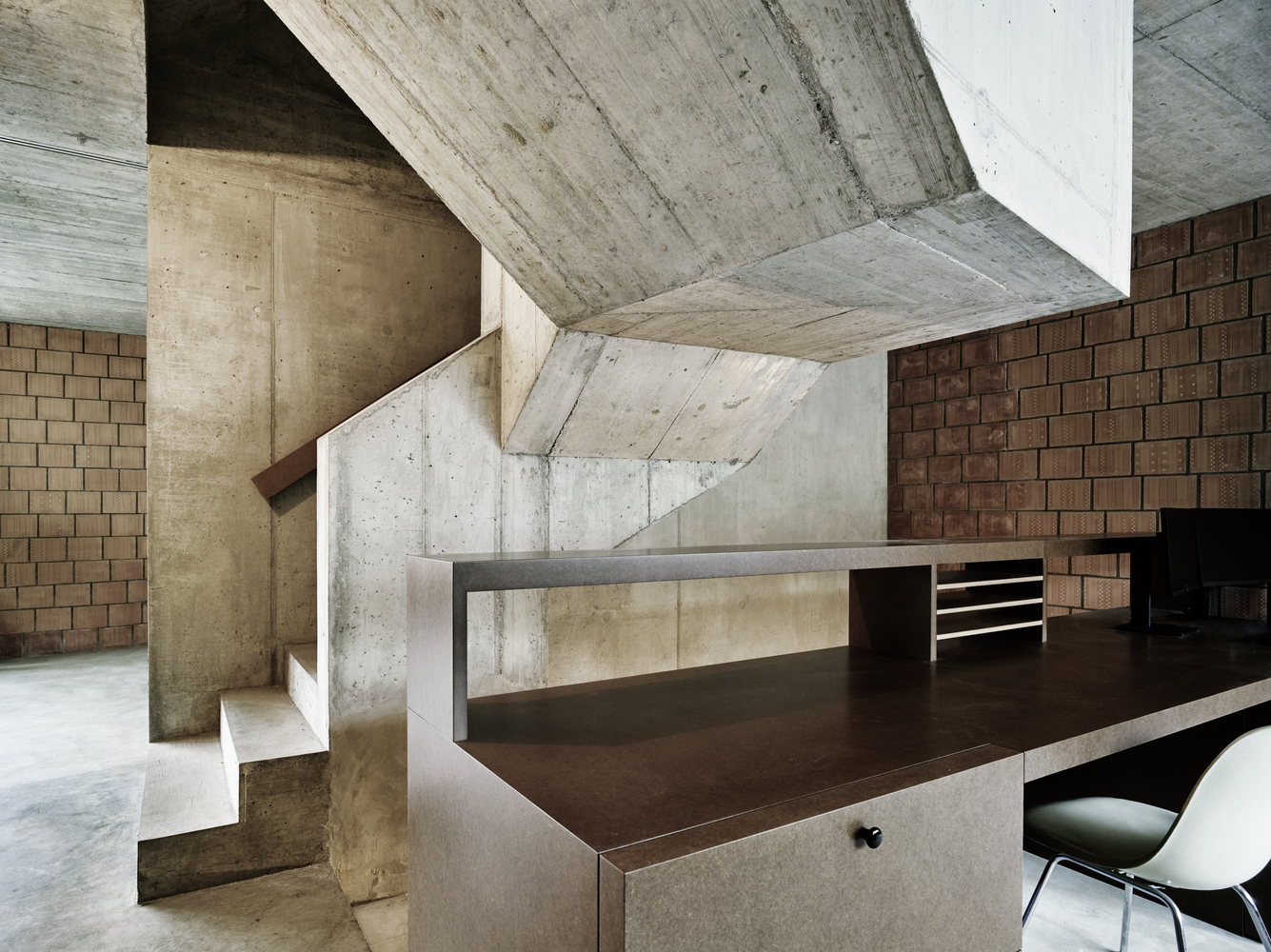 和谐雕塑般的瑞士住宅设计-29