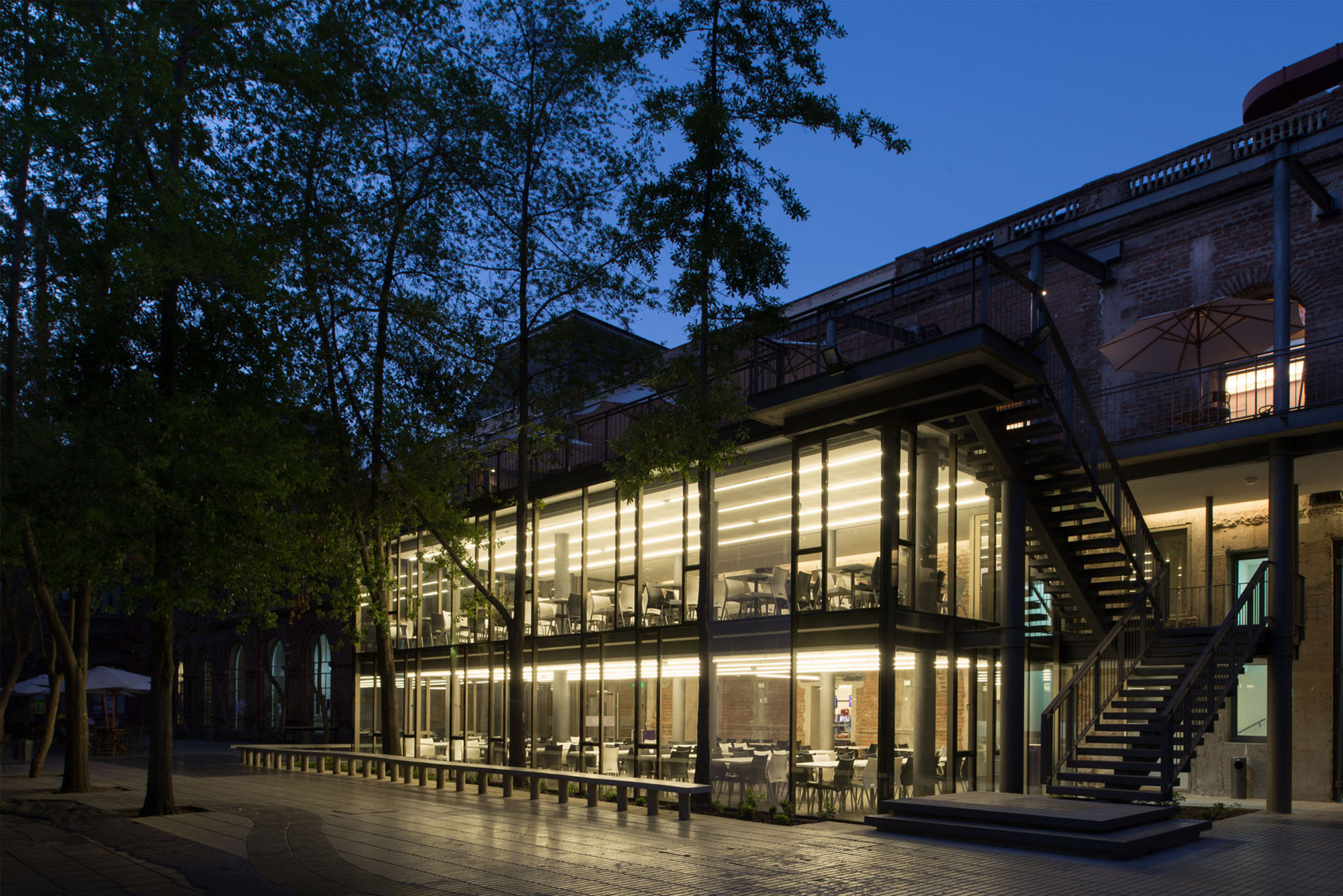 UC Casa Central 学生食堂-16