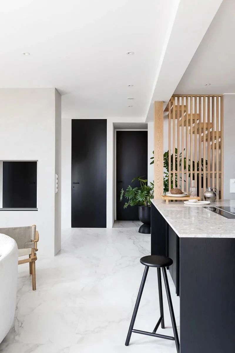 芬兰湖边侘寂风别墅丨Laura Seppanen-30