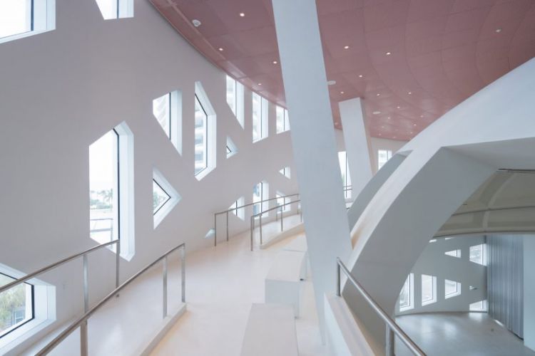 把自然搬進建築裡。伊東豊雄 - WEHOUSE-7