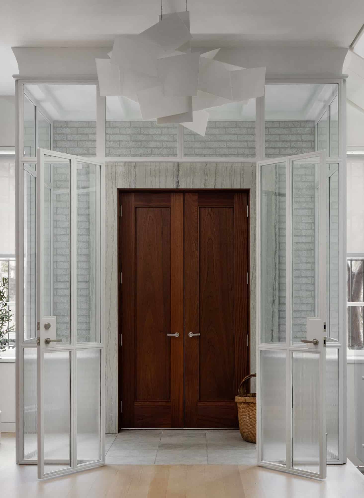 A modern renovation of a townhouse for empty nesters in Washington, DC-1