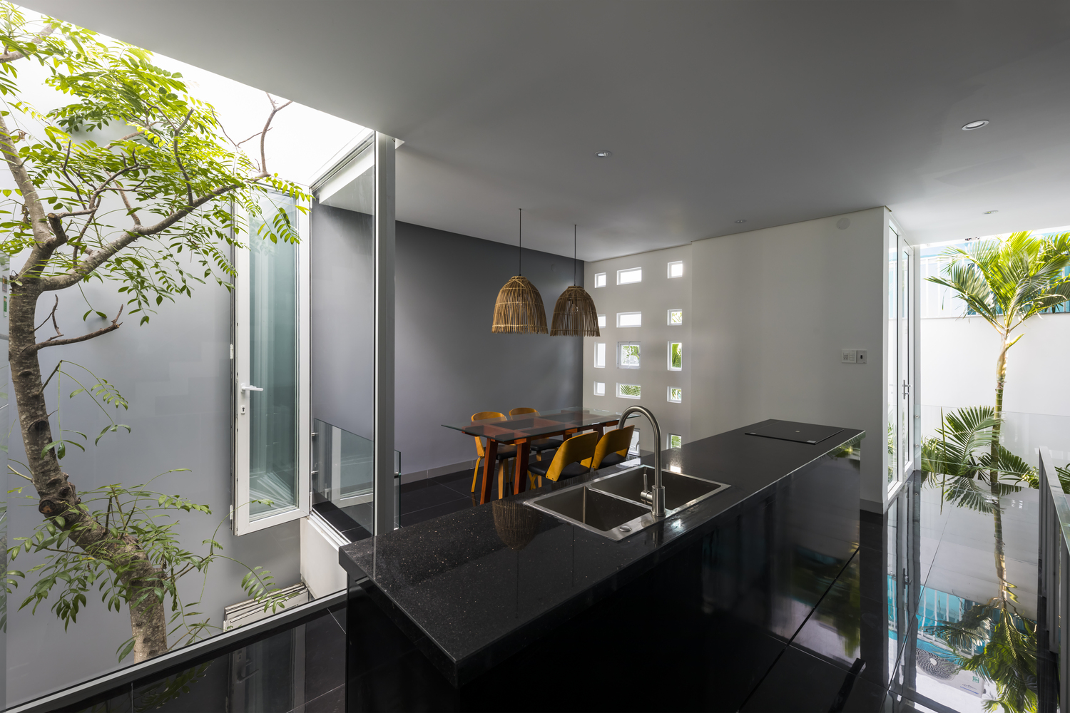 微风轻拂，光影共舞——自然之韵室内设计赏析-14