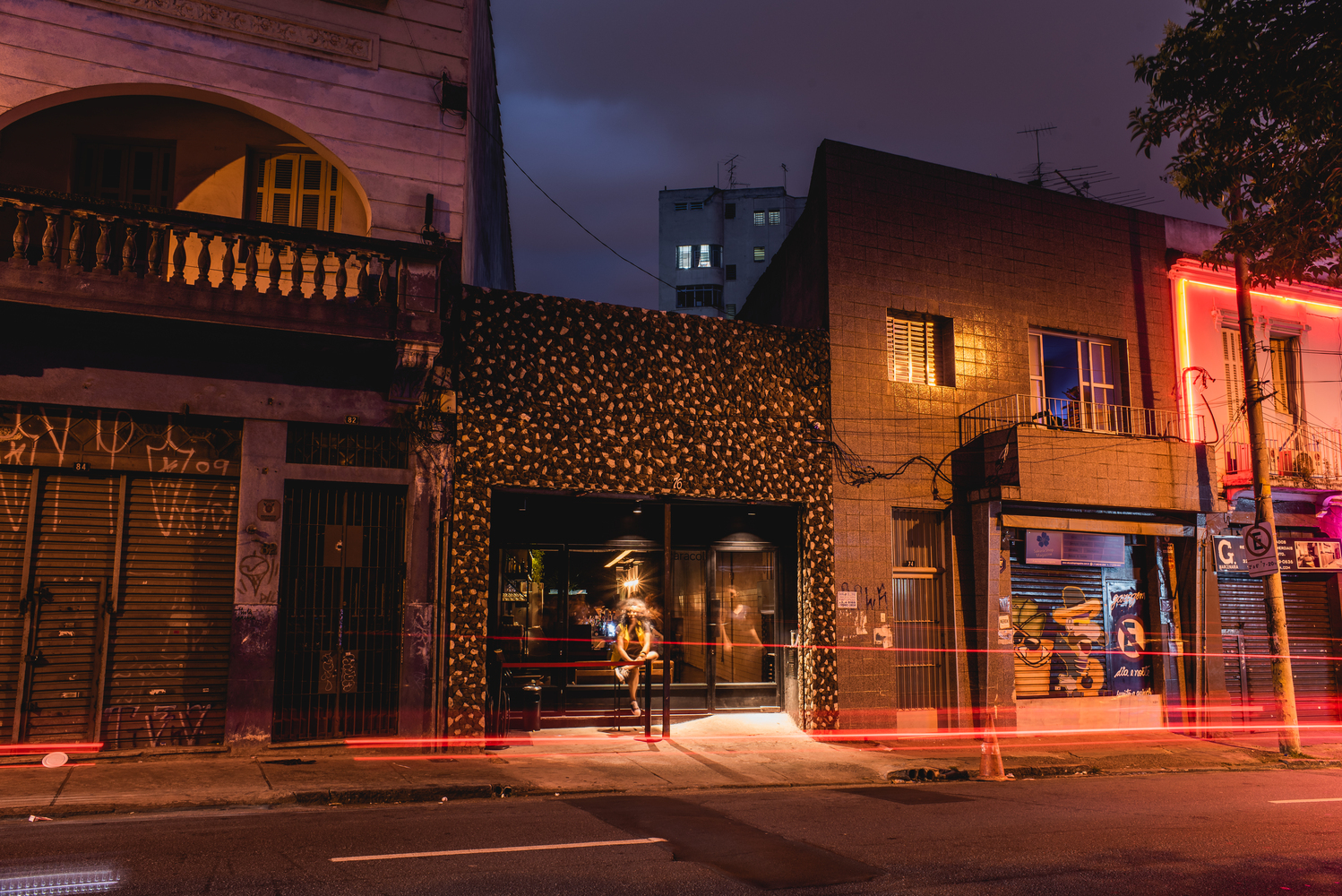 巴西 Caracol Bar 老仓库改造的现代酒吧餐厅-28