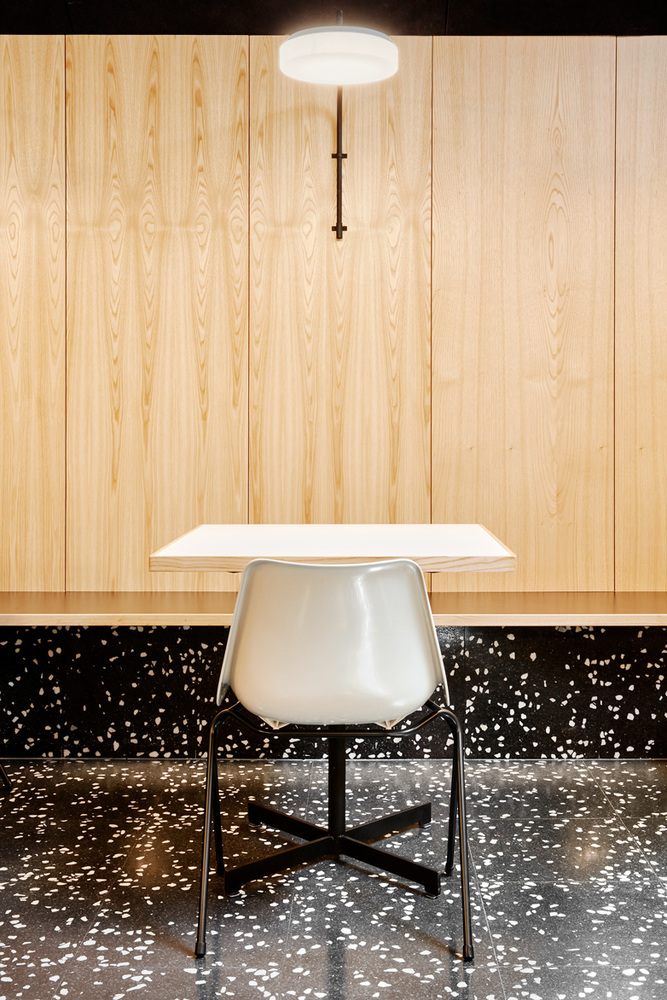 巴塞罗那翻新餐厅变比萨店-32