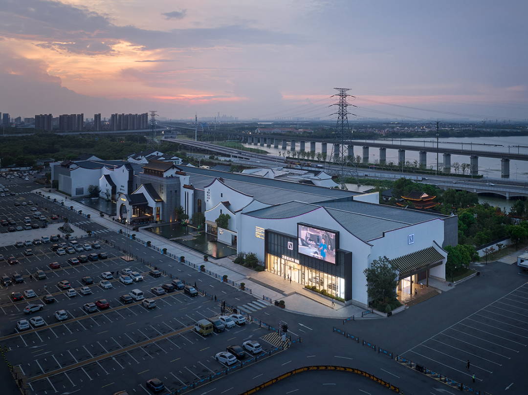 极氪中心·苏州阳澄湖服务区丨中国苏州丨HATCH 汉齐建筑-6