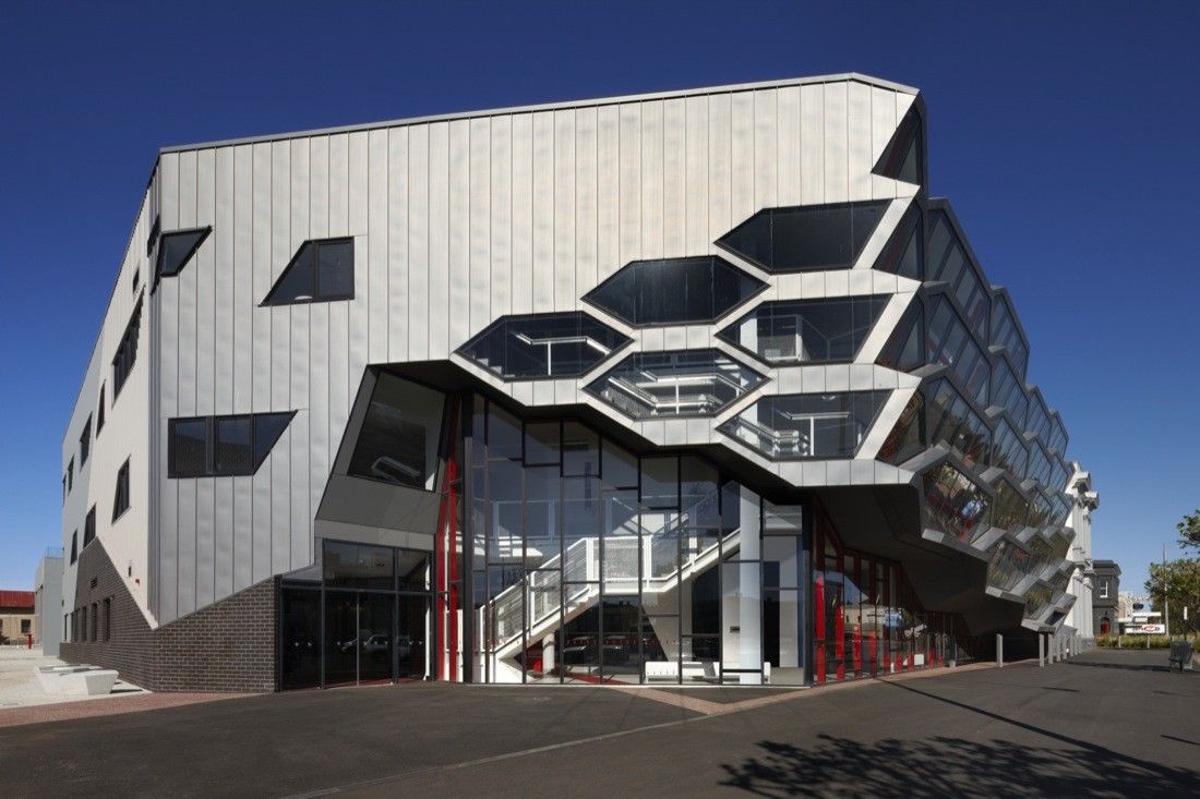 澳大利亚 Warrnambool 教育中心 | 室内设计与街道的和谐交融-3
