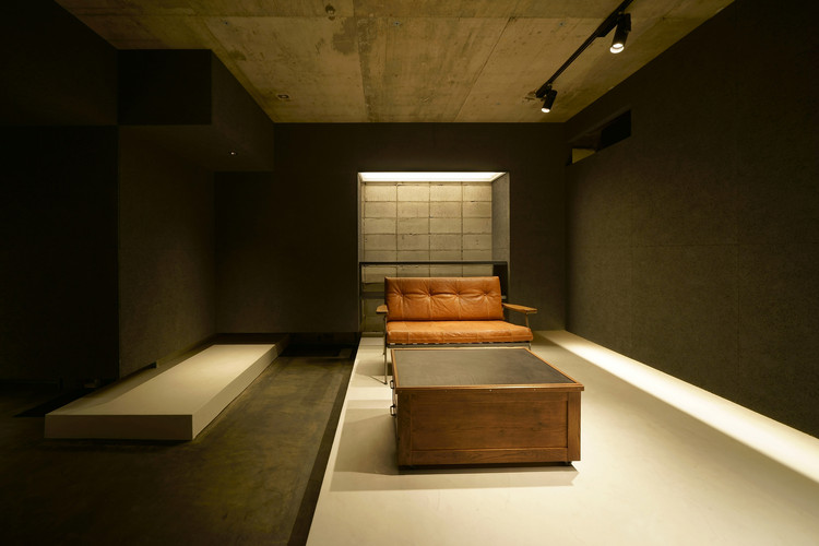 日本横滨定制鞋旗舰店设计-2