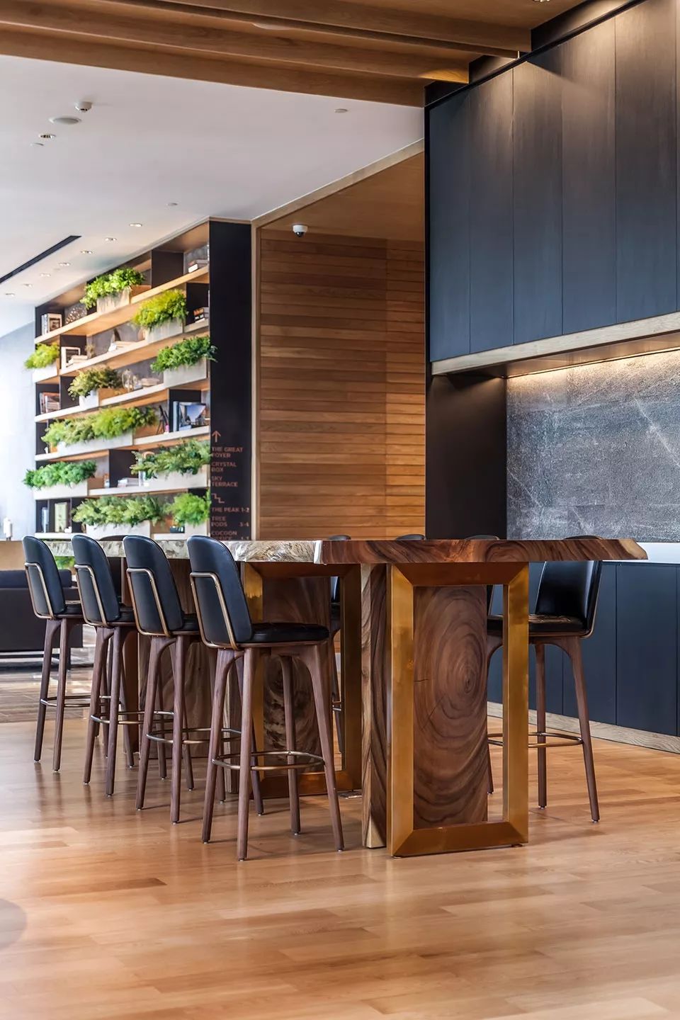 曼谷 Gaysorn II 办公商业综合体 | 融合传统与现代的创意空间-55