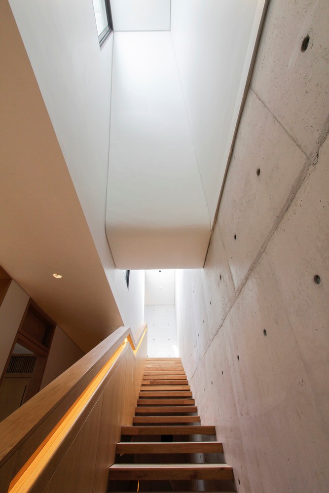 新加坡楔形屋顶混凝土住宅-20