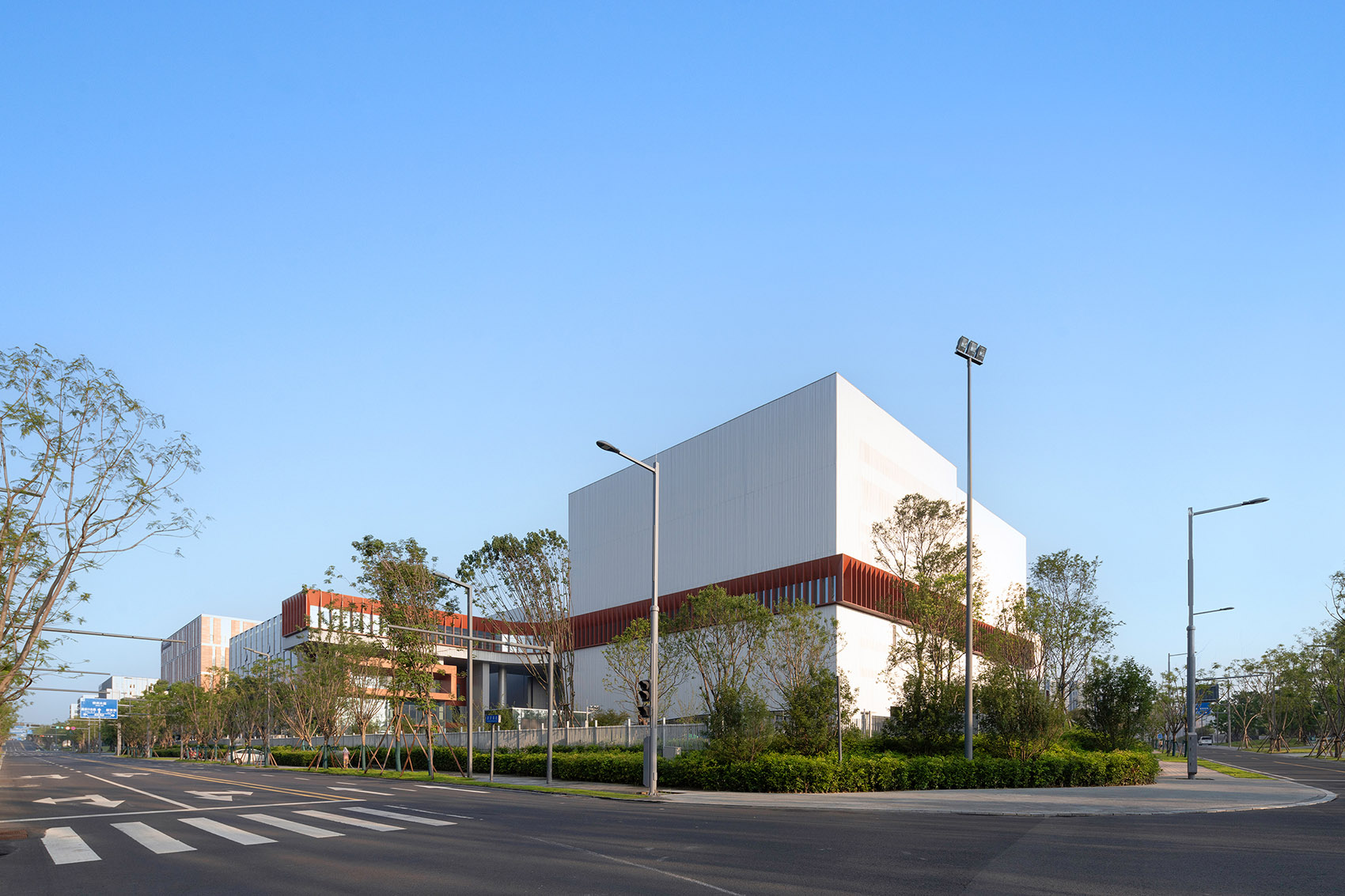 天府兴隆湖实验室二期丨中国成都丨江苏中锐华东荣朝晖工作室,杭州心象建筑-13