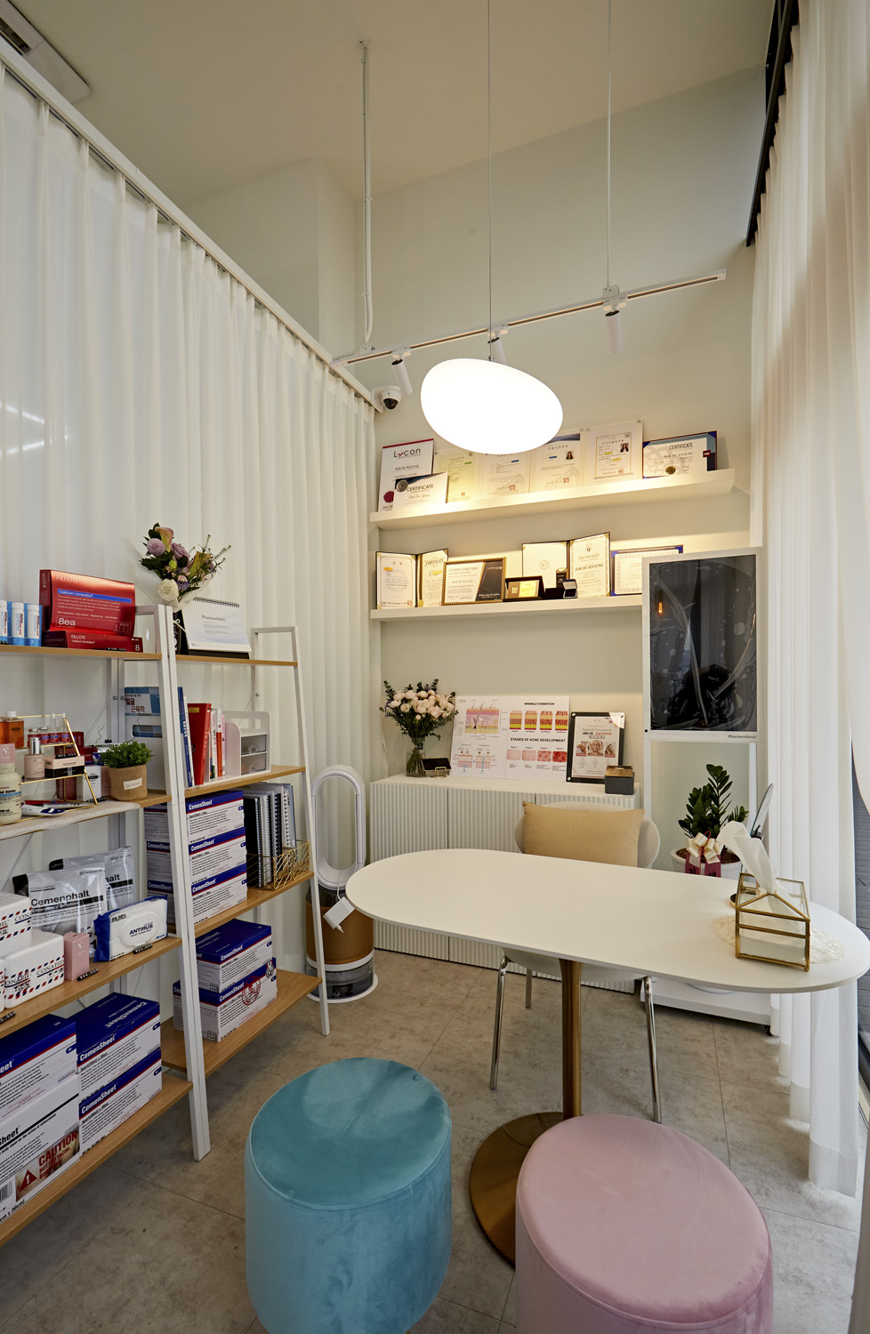 现代简约风 12 平米网购小店室内设计案例-10