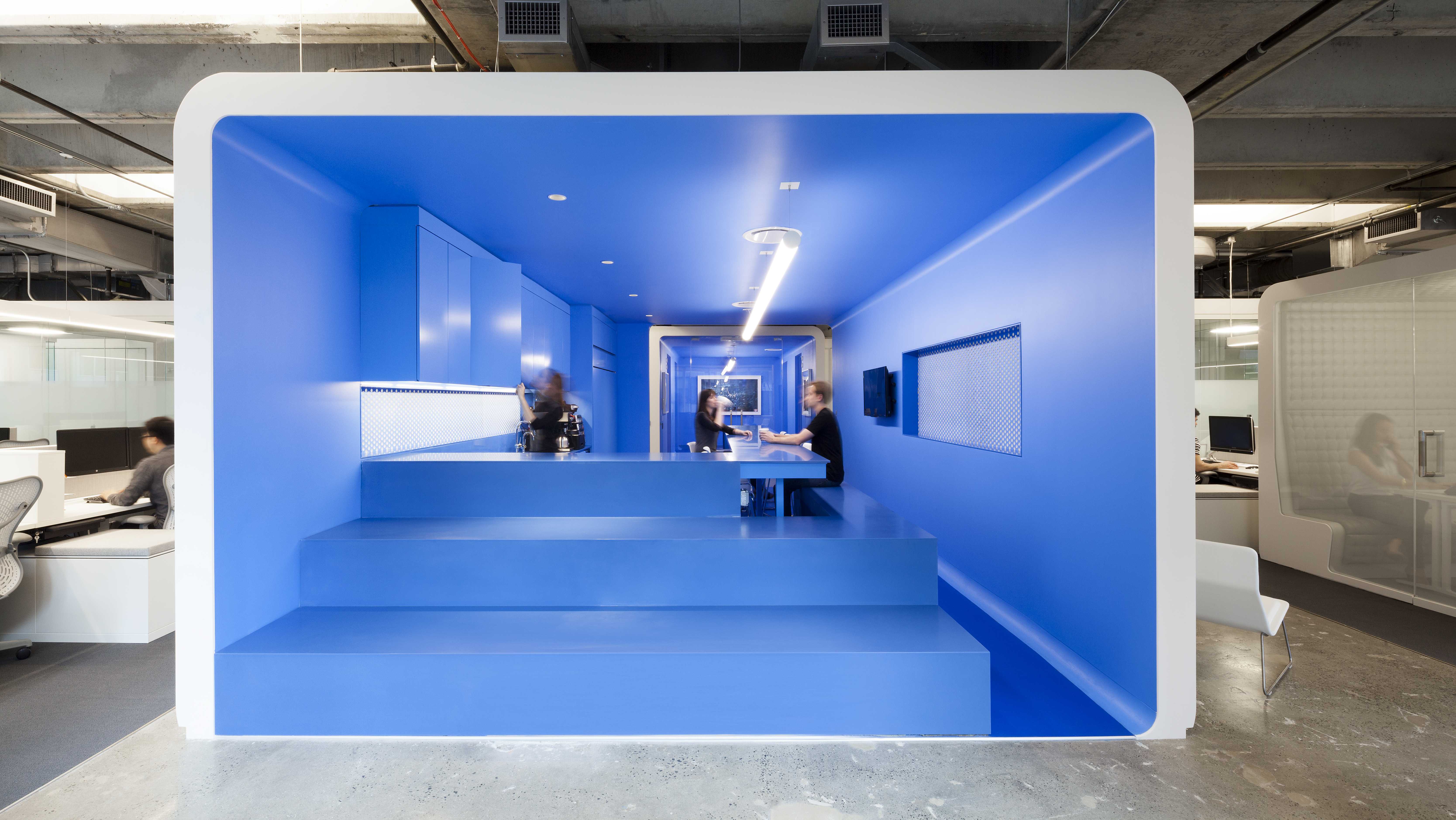 iHeartMedia 曼哈顿办公室的高科技工业风设计-0