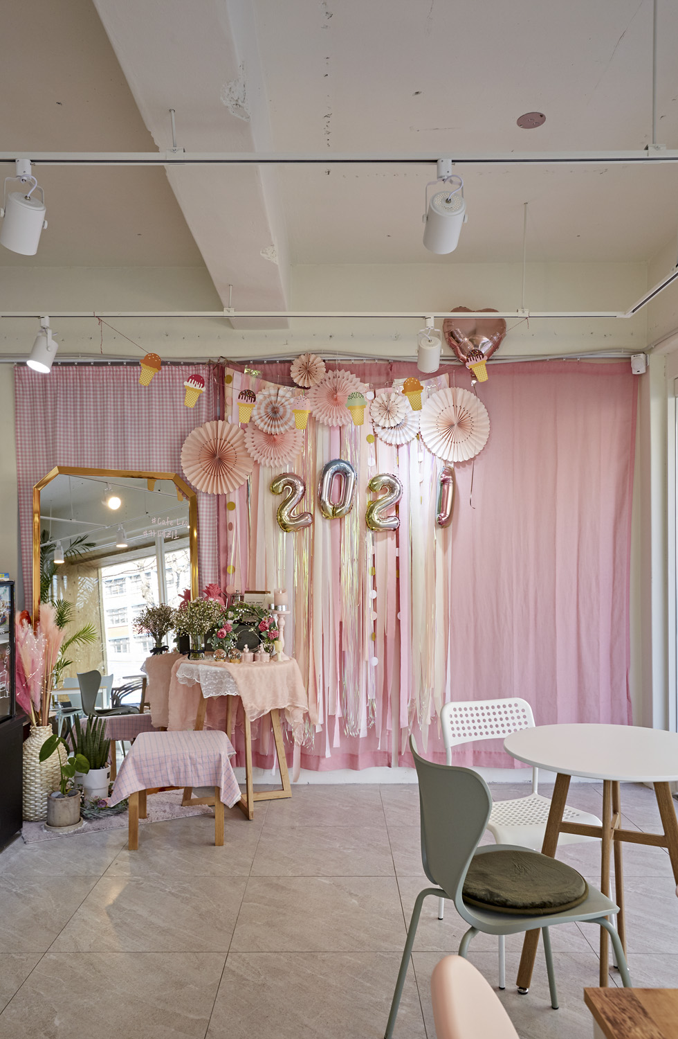 卡佩里奥 | 打造 25 平米精致咖啡厅的室内设计秘籍-13