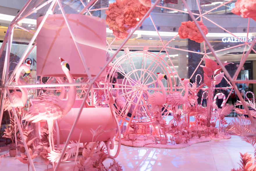 Pink Paradise - X-mas VM Mall Decor Installation-4
