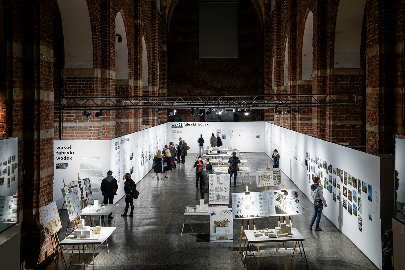 Anastasiya Gushchina丨展厅丨Around the Vodka Factory-1