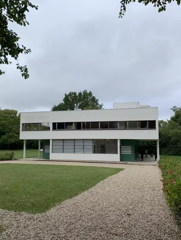 勒·柯布西耶的萨伏伊别墅 | 新建筑五点原则的完美实践-0