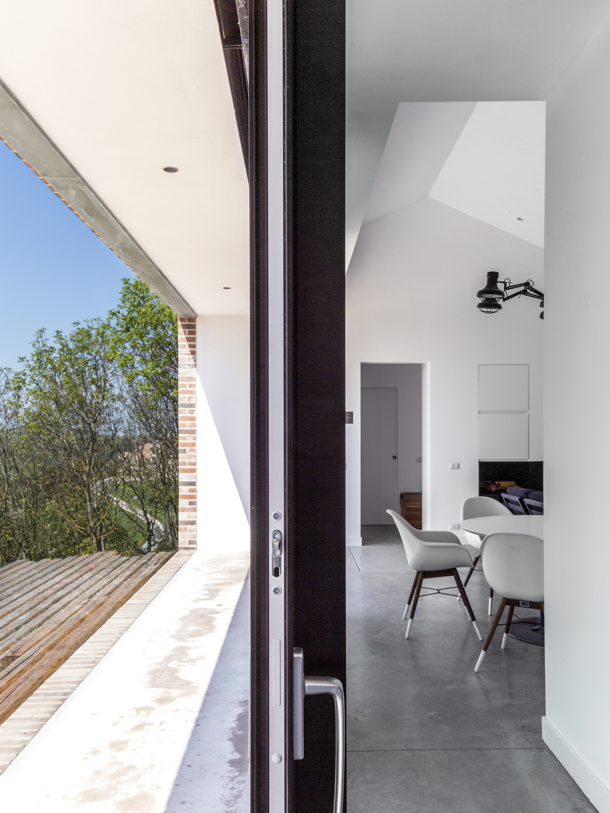 A Window on the Langhe House  / Studioata-23