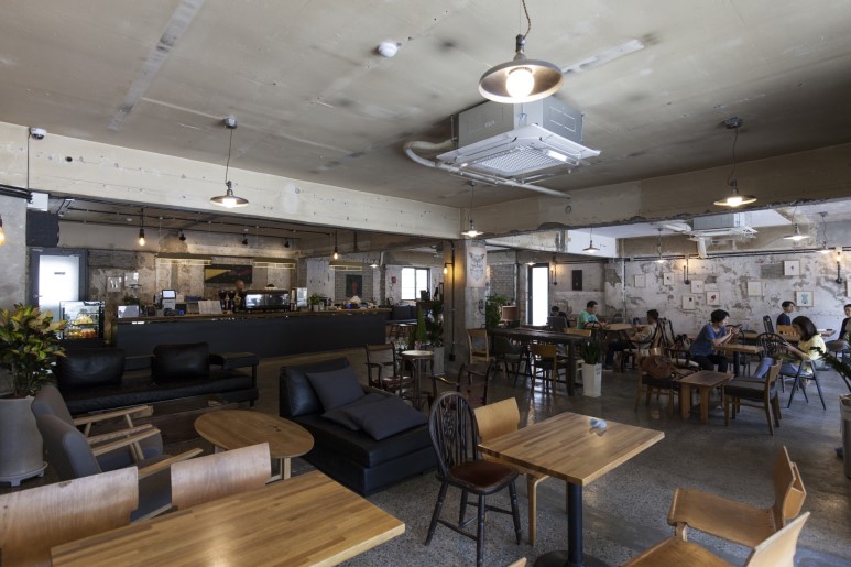 首尔 60 坪 Bean Tea G 咖啡厅 极简工业风设计-5