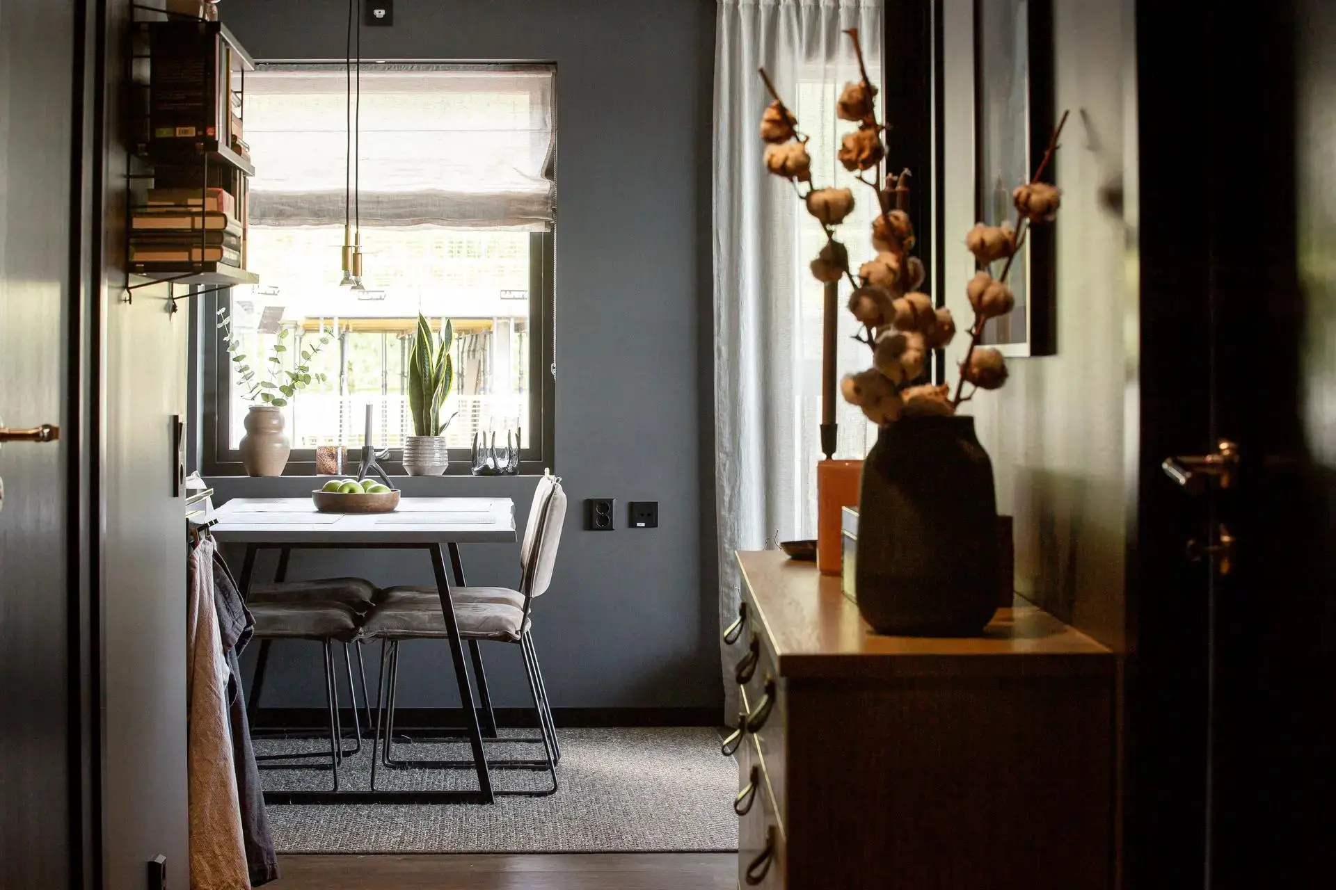 瑞典 63m2 小户型公寓的暗色调设计魅力-9