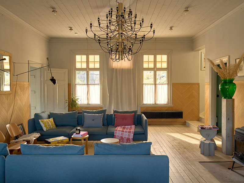 瑞典小镇的复古火车住宅设计-4