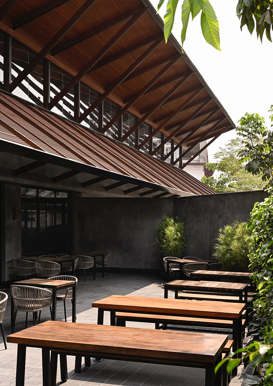 Tabula Rasa 2·0餐厅丨印度丨23 Degrees Design Shift-23