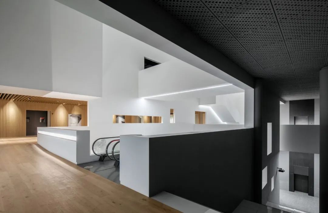 韩国 WGNB 设计公司打造“年度工作室”-88