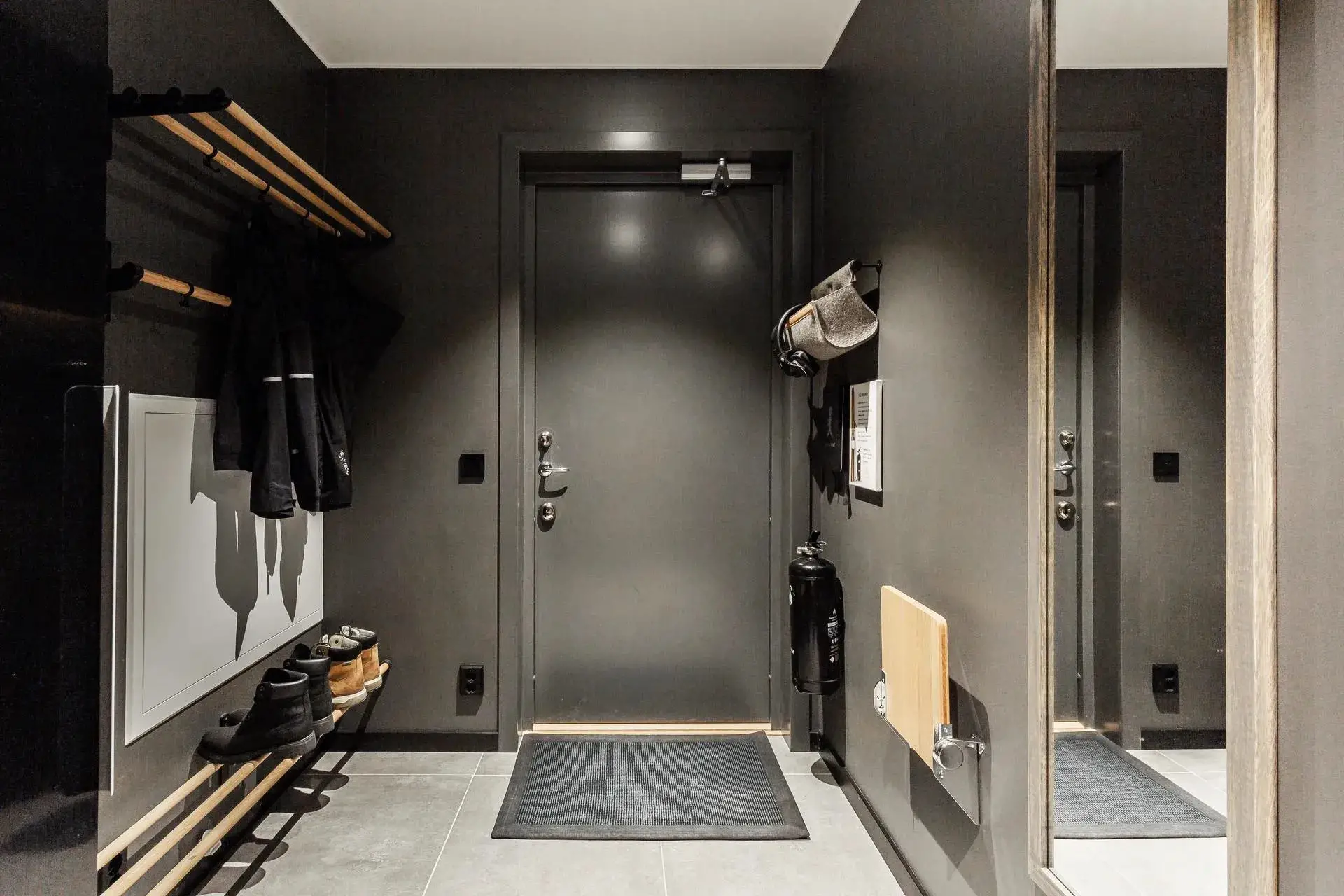 瑞典 63m2 小户型公寓的暗色调设计魅力-14