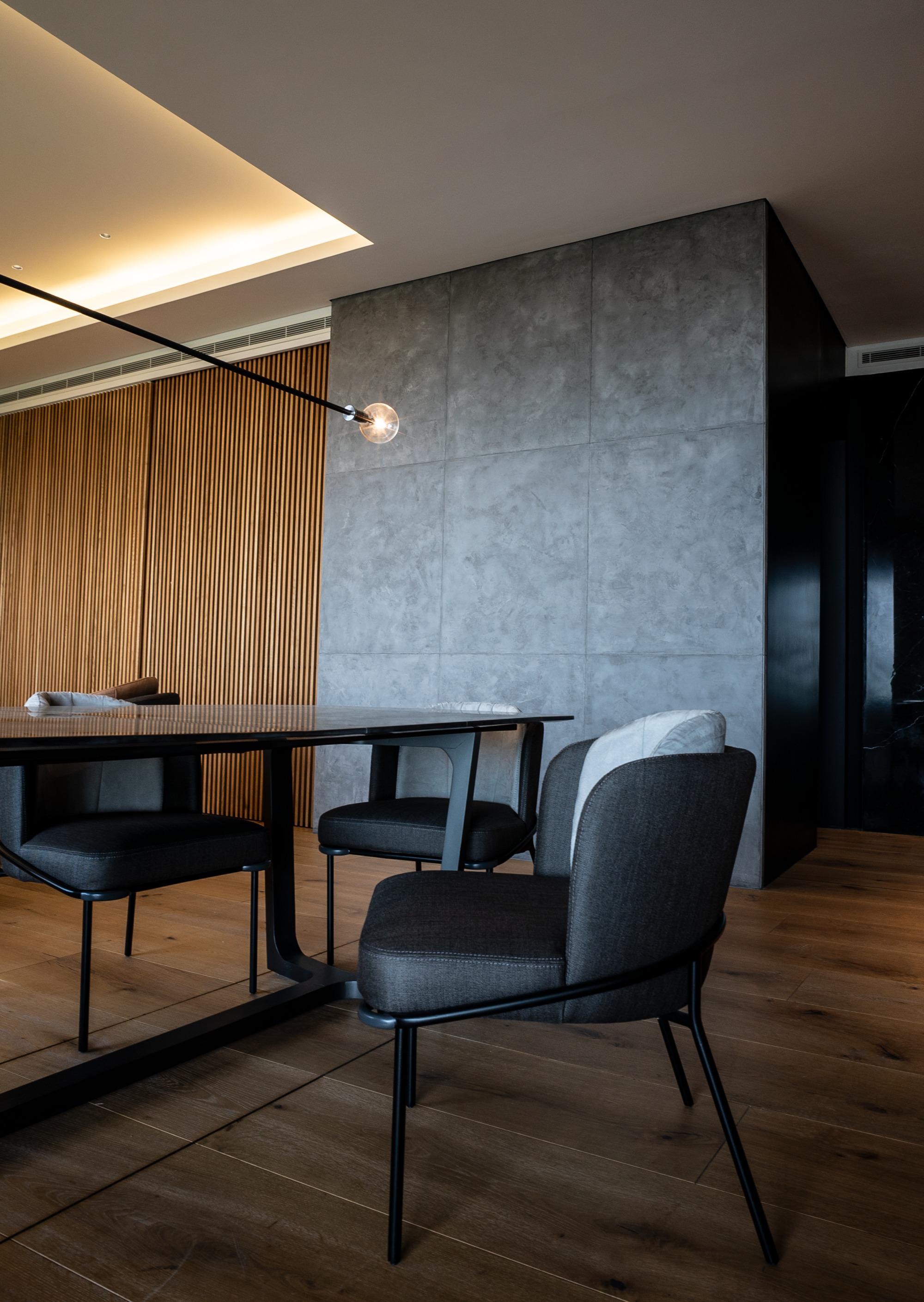 Francis Apartment / Hatch Architects & Planners-25