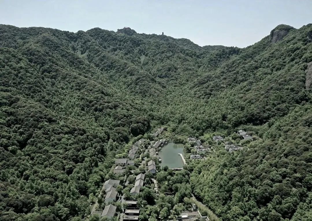心间湖庭院，山水之境诠释现代隐雅风情-0