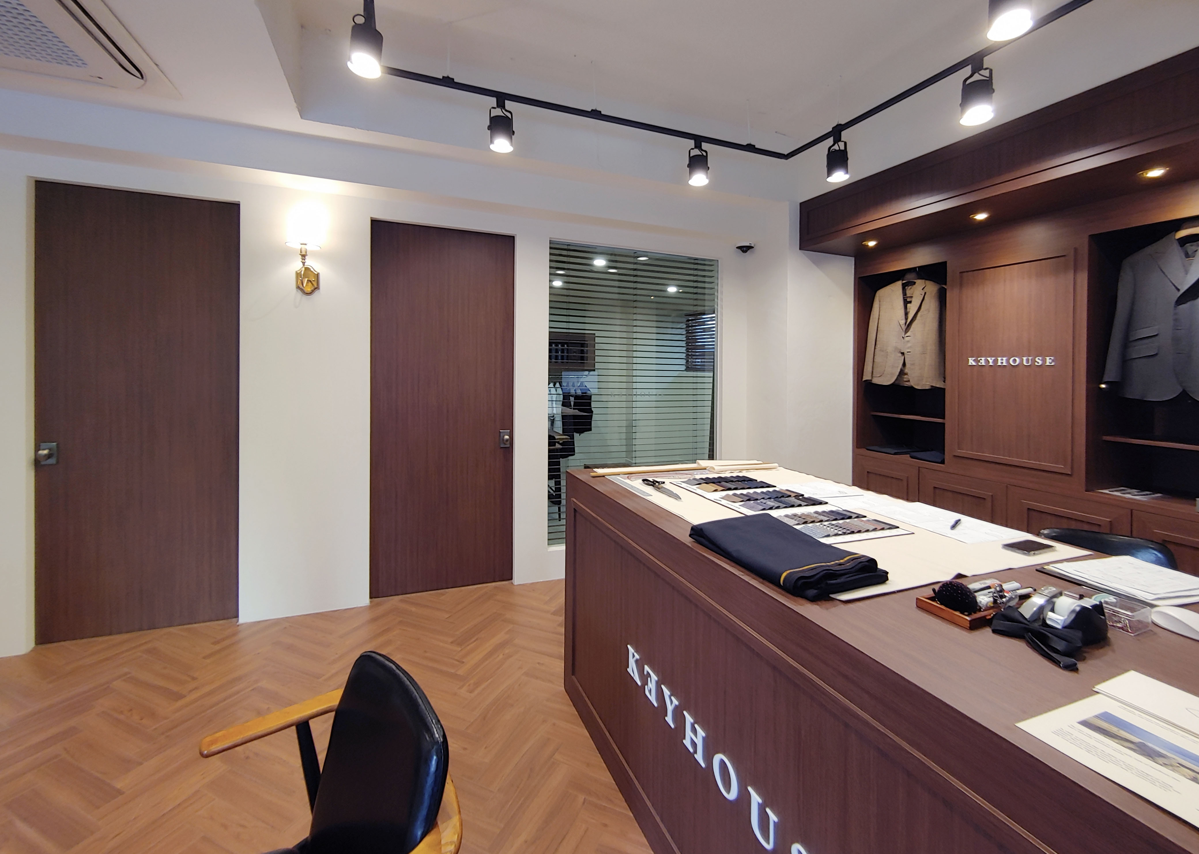 独具匠心的 Keyhouse Tailor Shop 设计-4