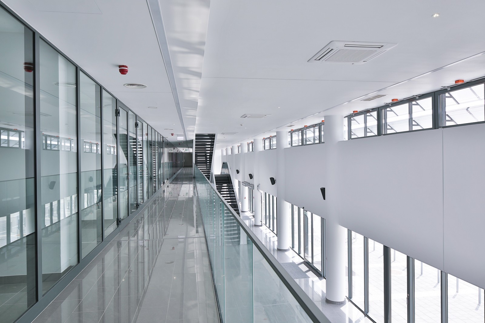 波兰卢布林体育馆,现代功能与视觉冲击的融合-19