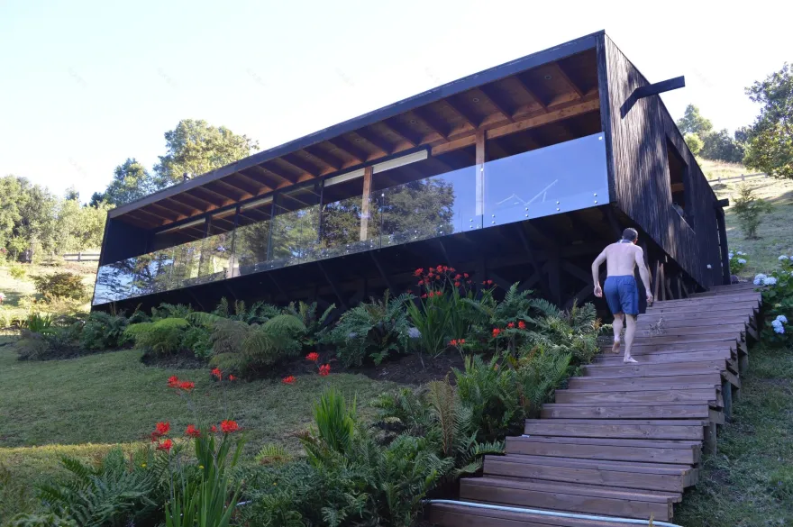 湖边林中建木屋,灵活多变适应未来-14