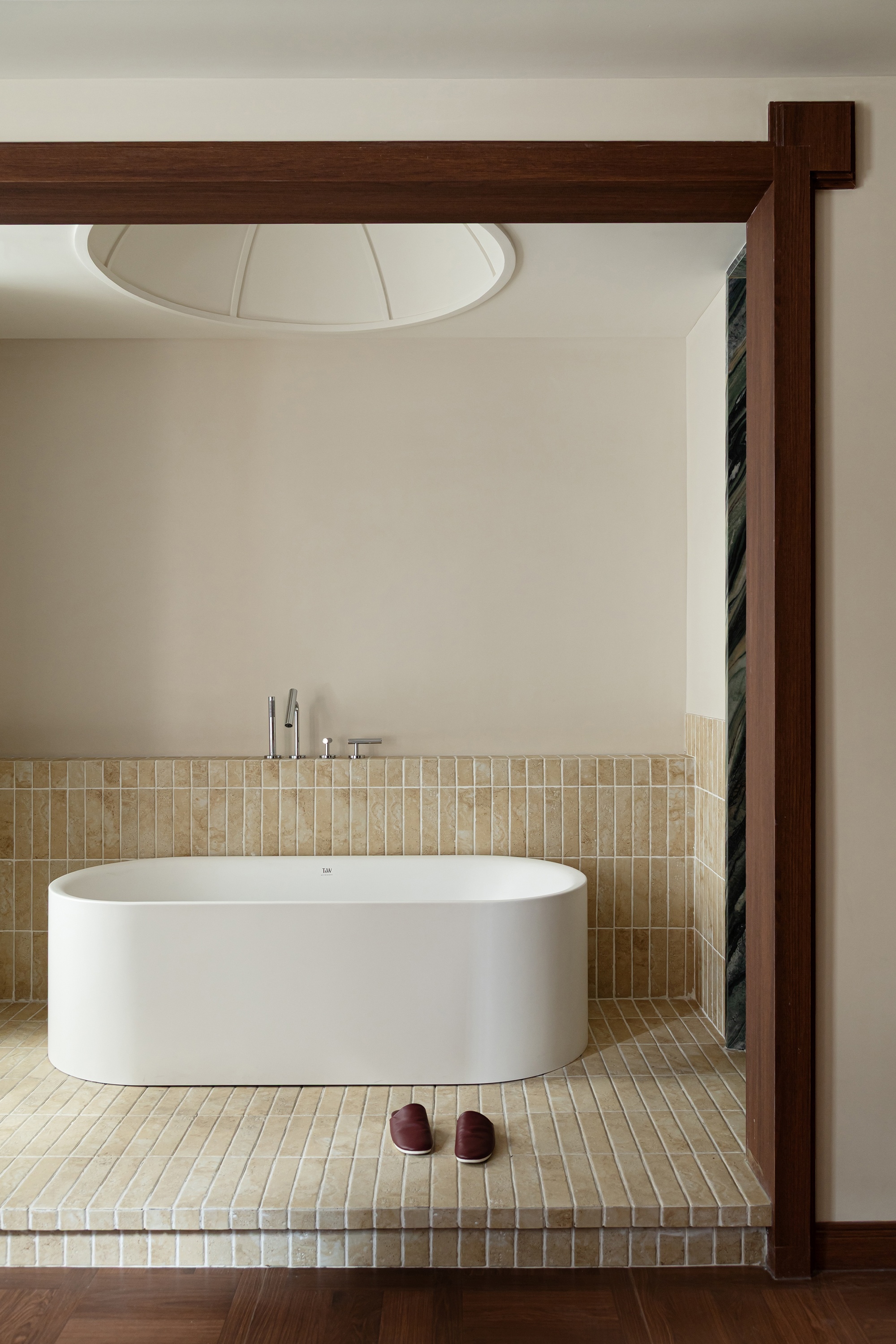 余几千平旗舰店丨戈多设计-32