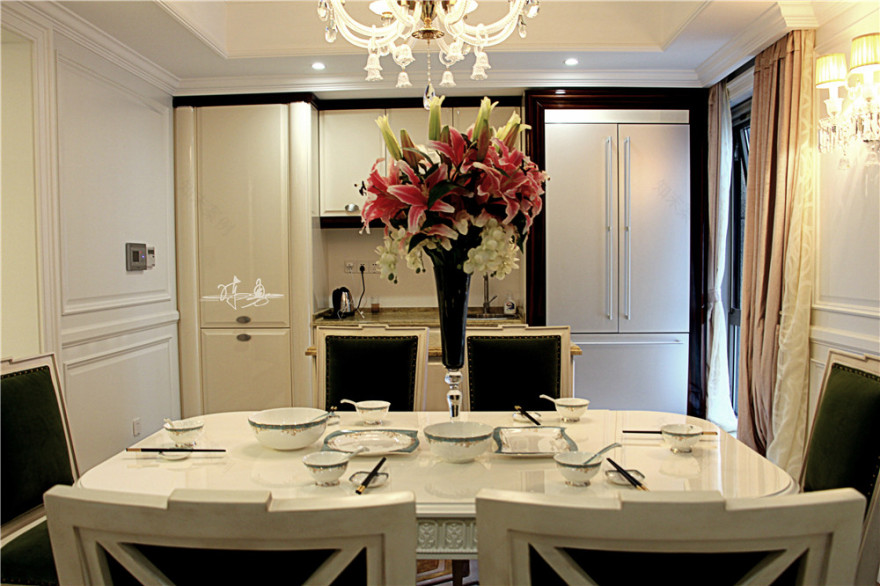 清新的4房精致简欧式家居装饰-3