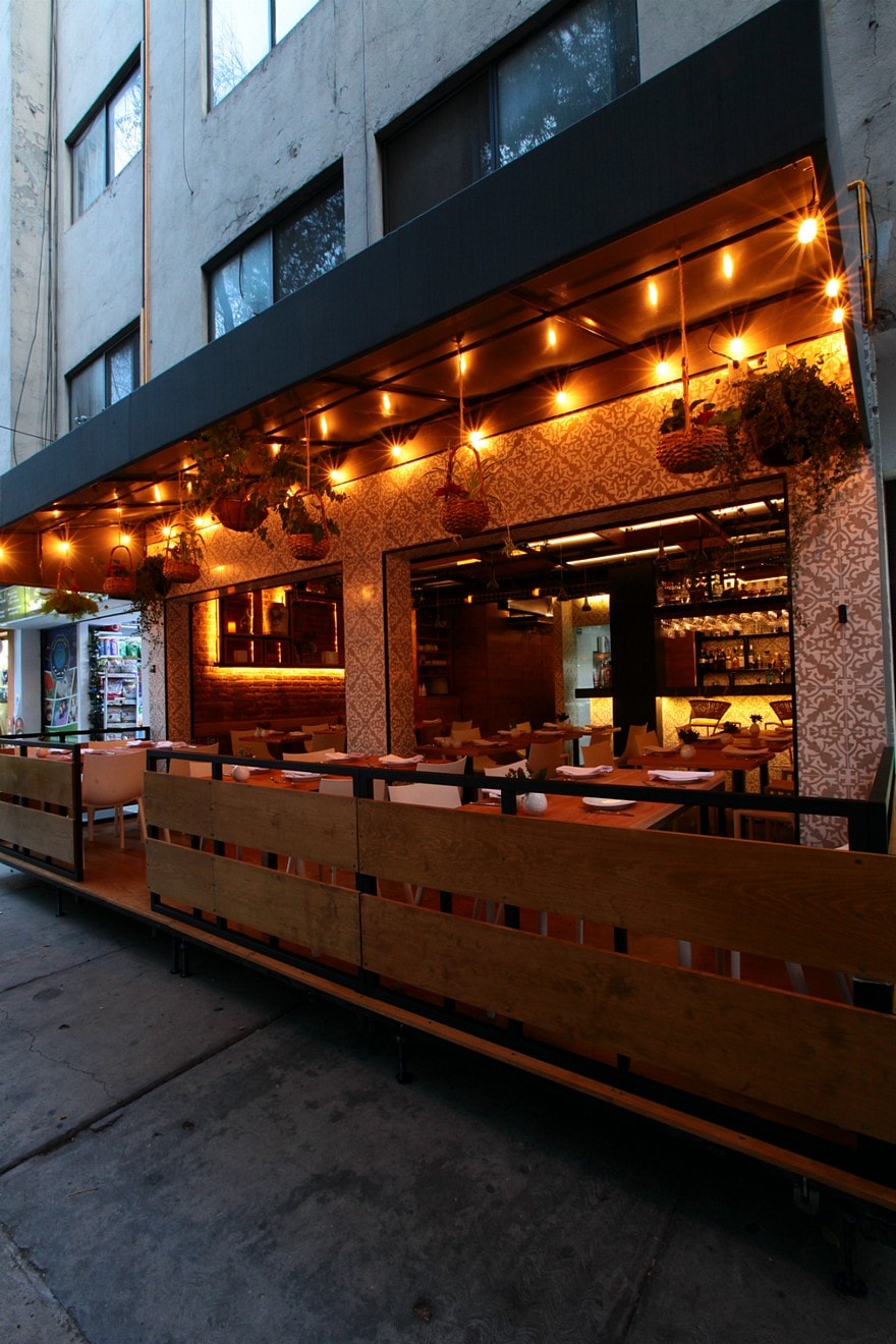 墨西哥城牛顿 105 餐厅——简约空间中的精致餐饮体验-21