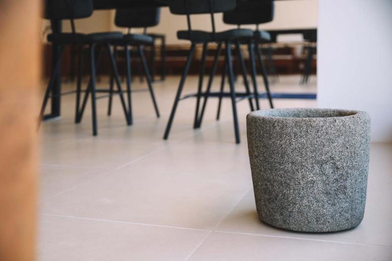 80 平米精致空间，白色与木色的完美融合-9