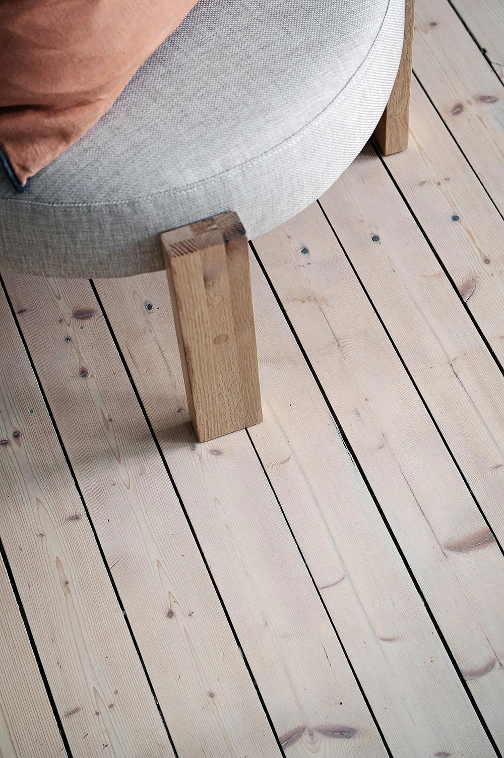 哥德堡 47㎡小公寓 | 绿色墙壁搭配高天花板，视觉冲击力十足-5