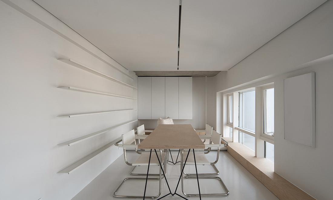 白色空间工作室设计-72