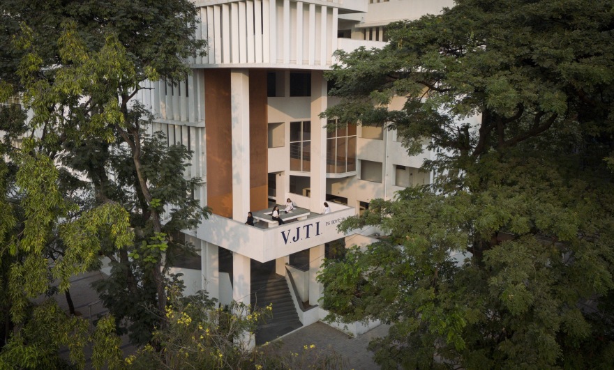 Veermata Jijabai Technological Institute Student Housing / MO-OF-39