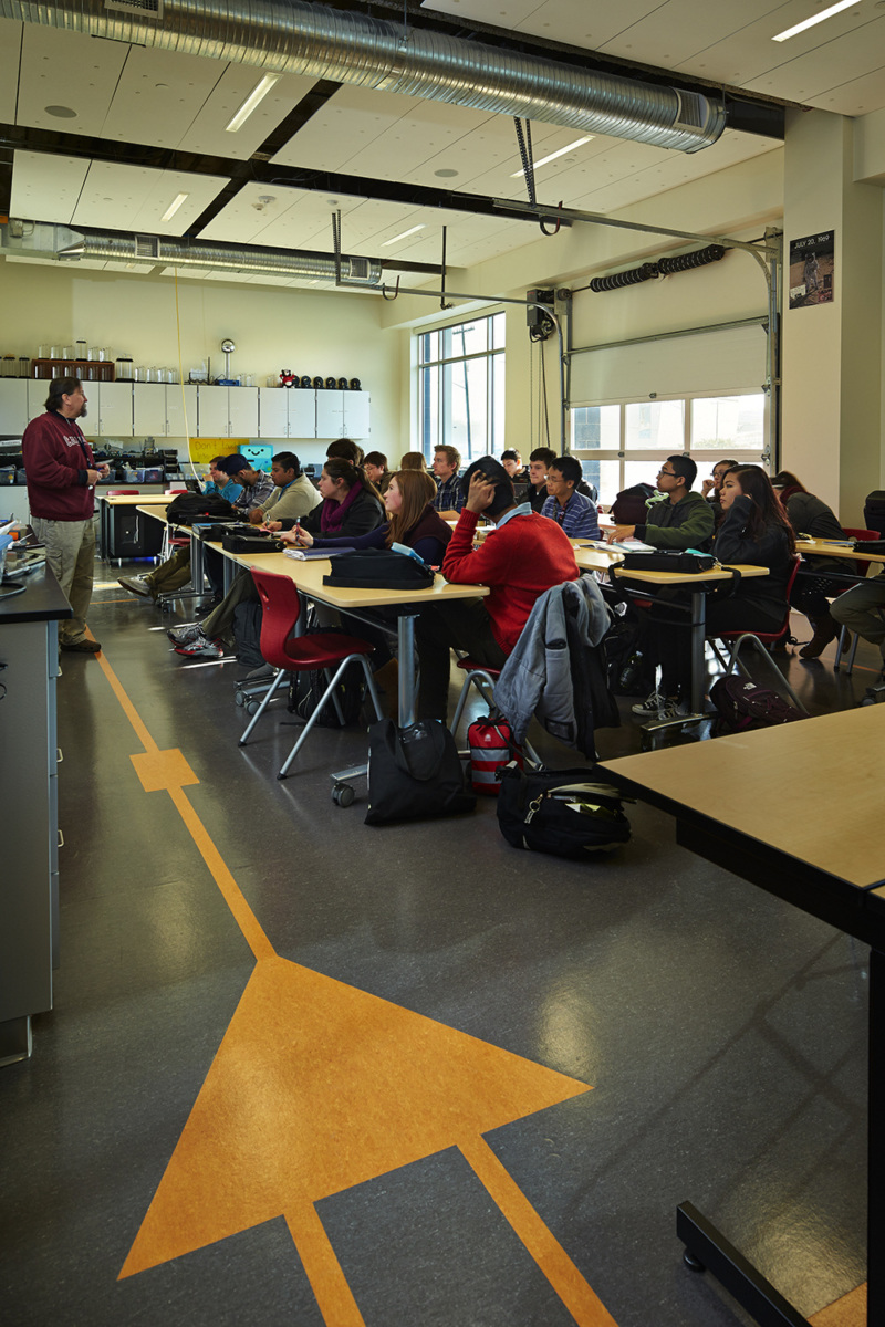 雷斯贝克航空高中-19