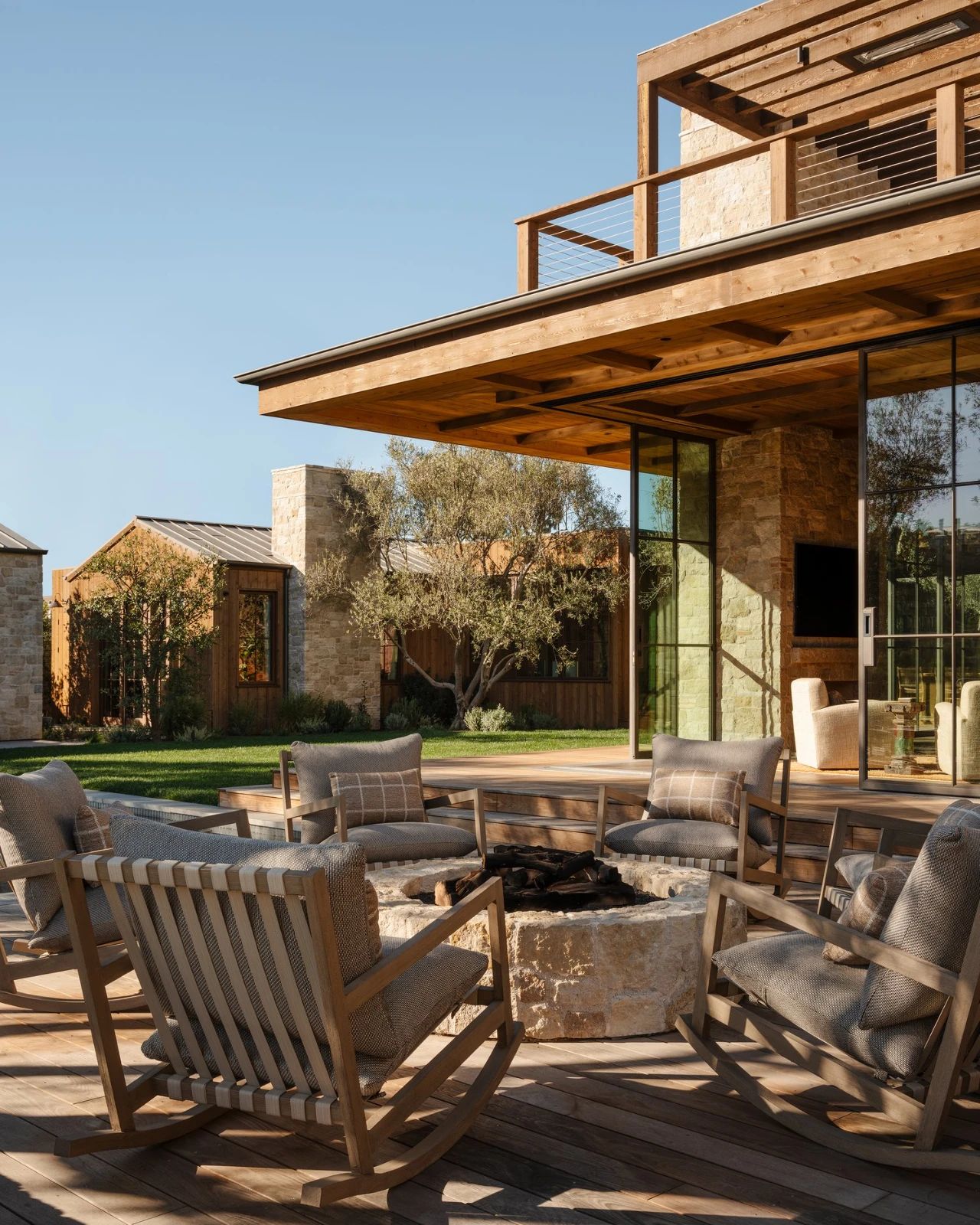 “Stranded in Paradise”（滞留天堂）-69