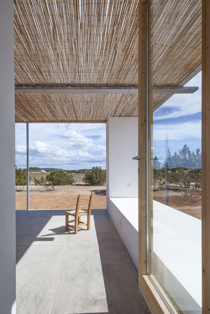 Small House on the Fabulous Island of Fomentera Designed by Marià Castelló-31