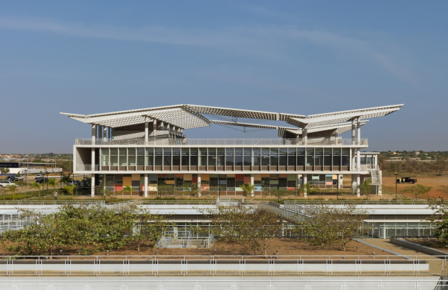 阿戈斯蒂纽·内图大学校园建设项目丨安哥拉罗安达丨Perkins+Will-16