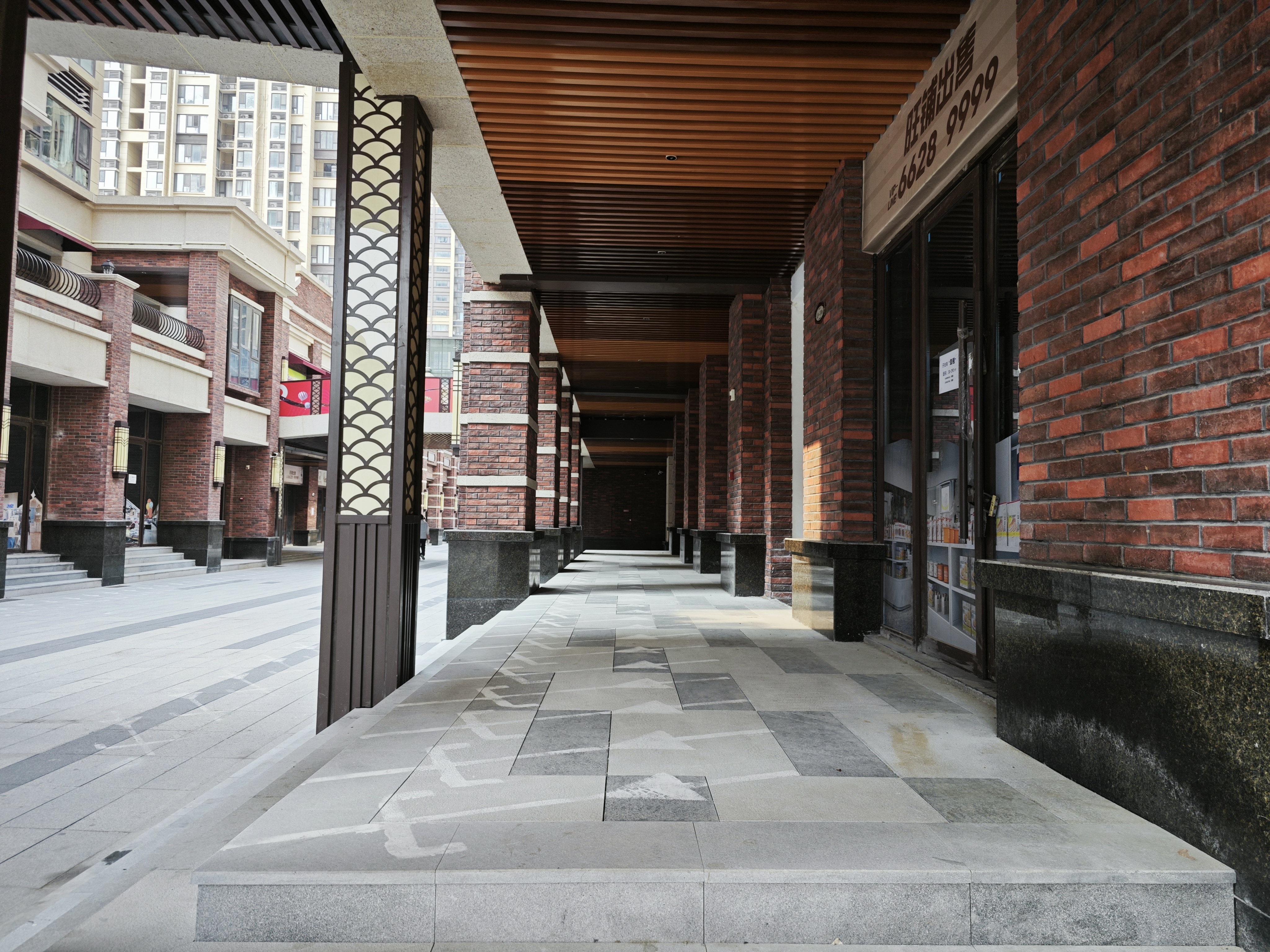 腾升装饰|泉舜·润泉苑商业综合体步行街外幕墙工程-0