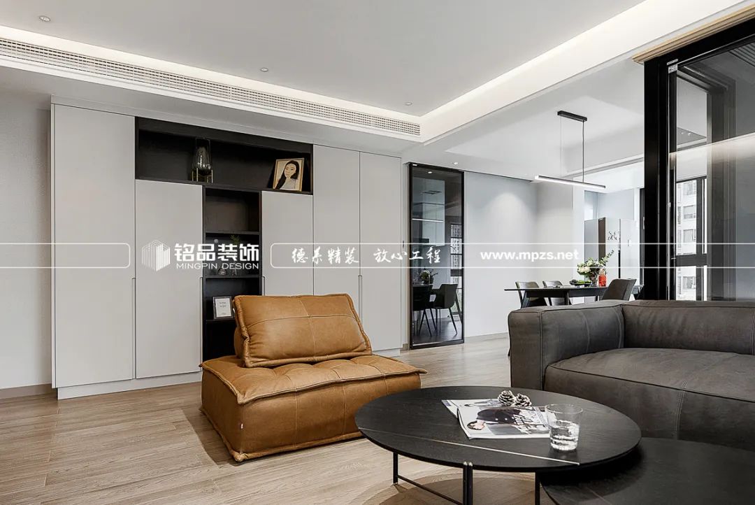 秋日晨曦下的简约家居-23