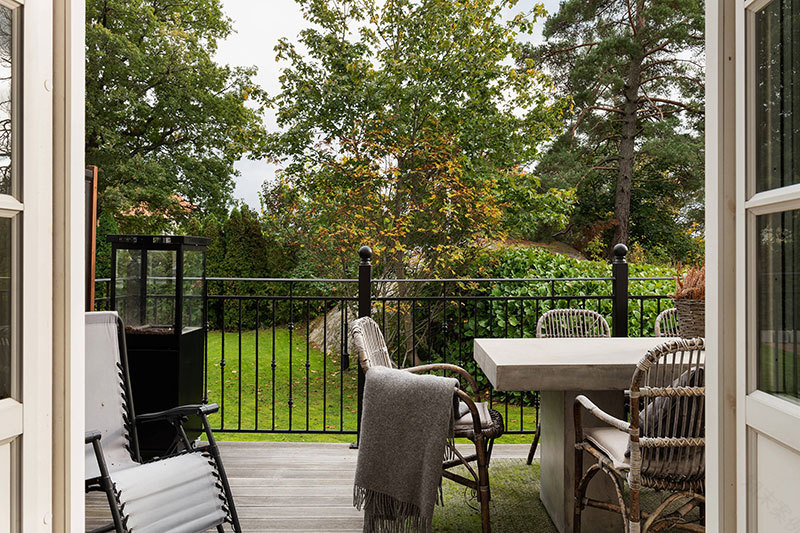 瑞典神秘庄园 | 暗色调的惊艳空间-7