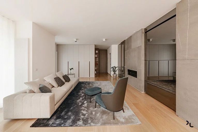 意大利简约大宅的柔和色调空间美学-4