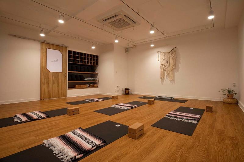 22 平米迷你瑜伽室，打造轻松卡通风-6